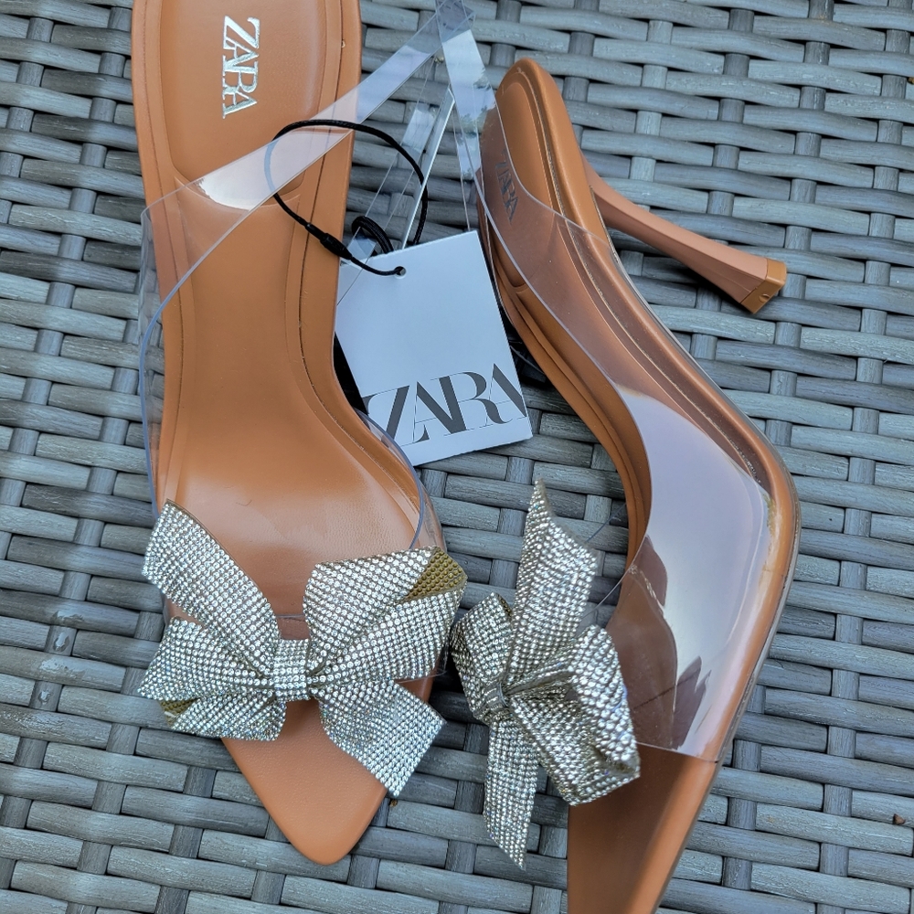 ZARA WOMEN'S BOW  HEELED VINYL SANDALS SIZE 7.5